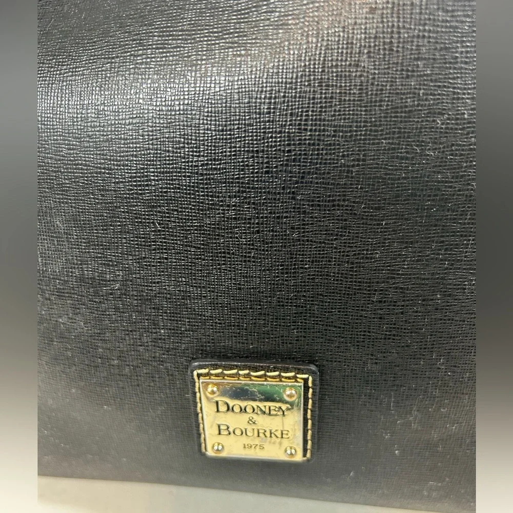 Dooney and Bourke staffiano leather purse